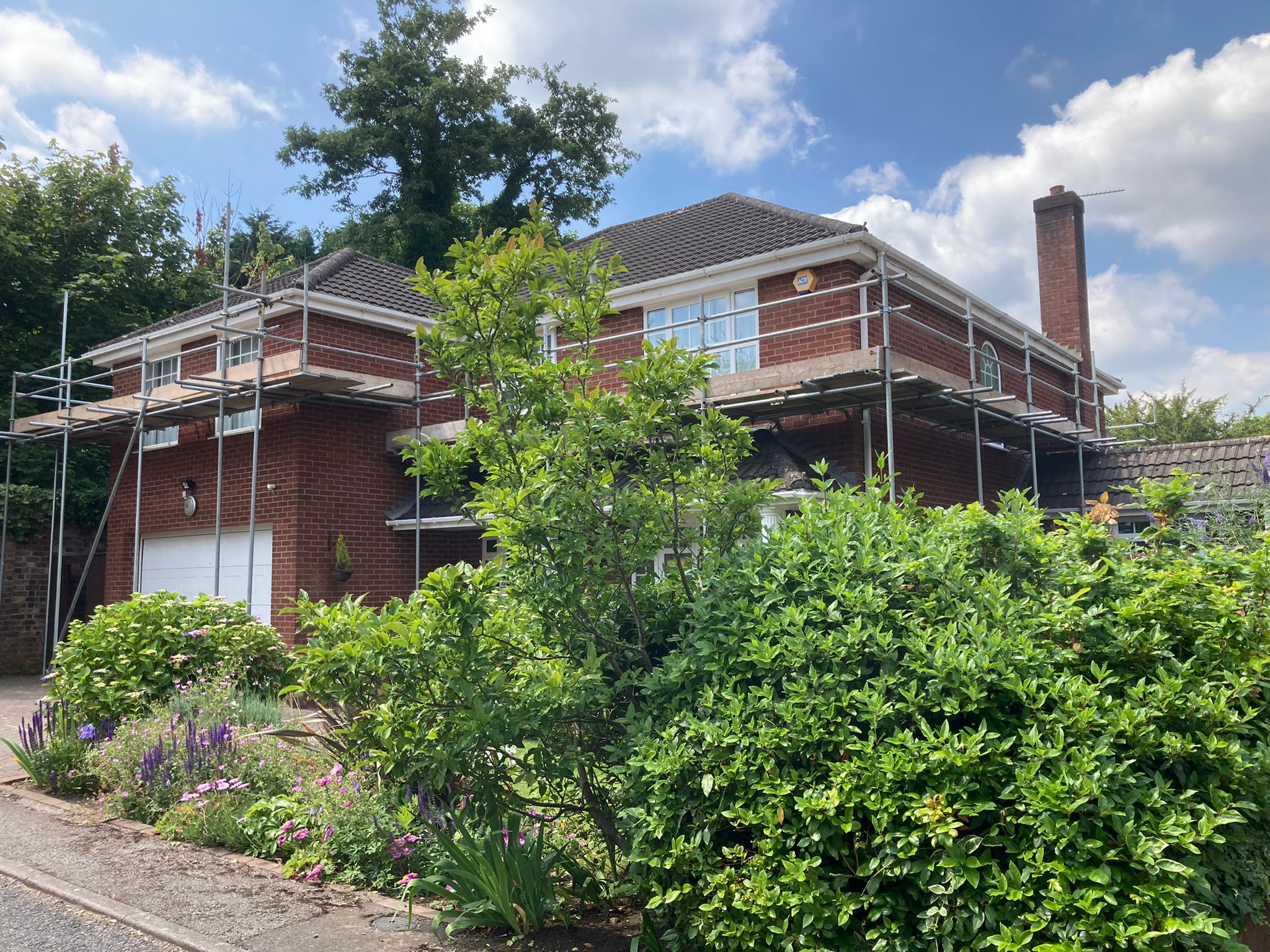 Four-sider erected in Edgbaston for new sofitts